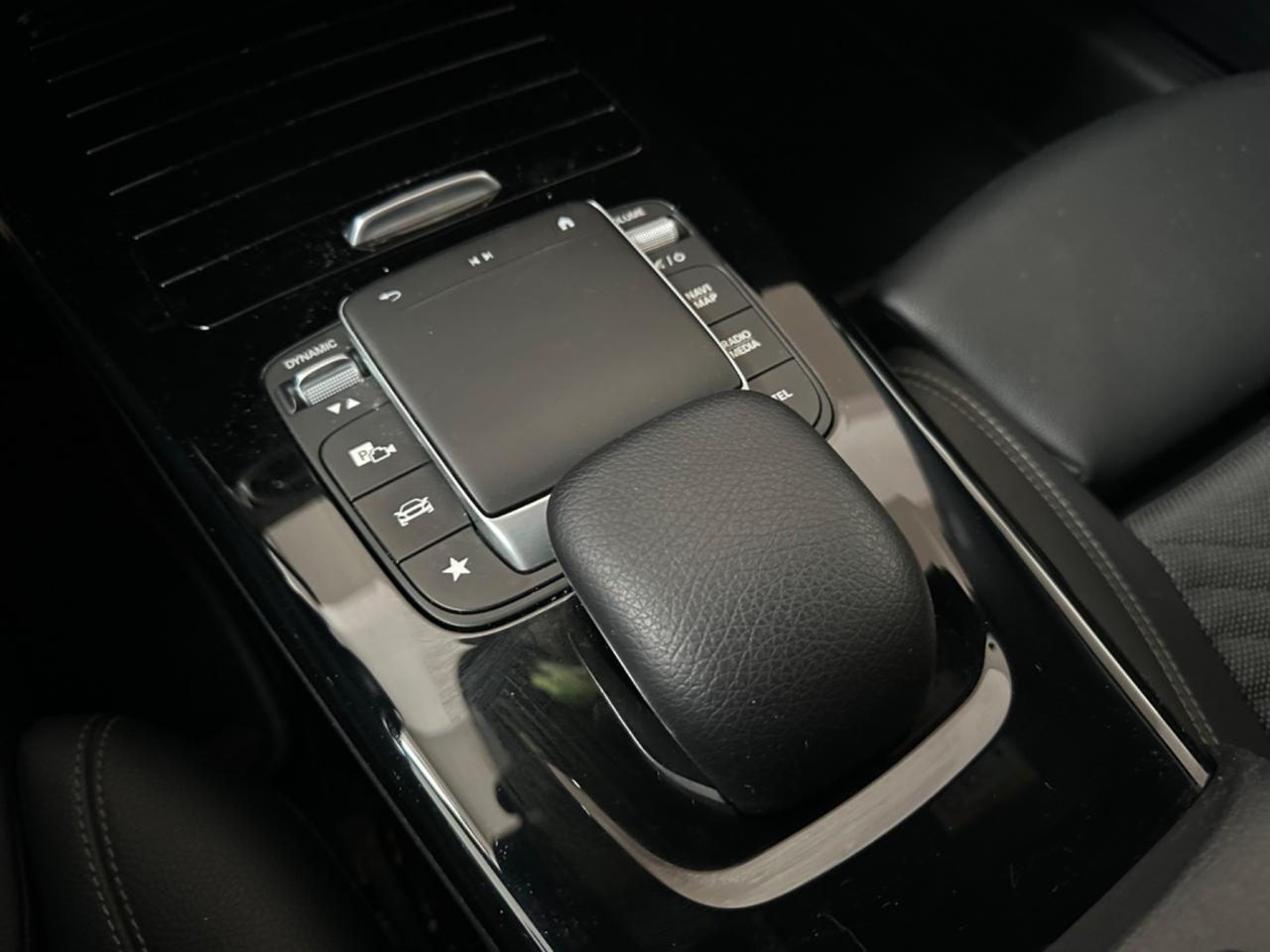 Splendida Mercedes-benz A 180/Automatic Premium2020