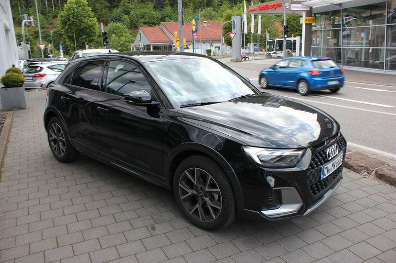 Audi A1 allstreet 30 TFSI S tronic S-LINE Cockpit Camera