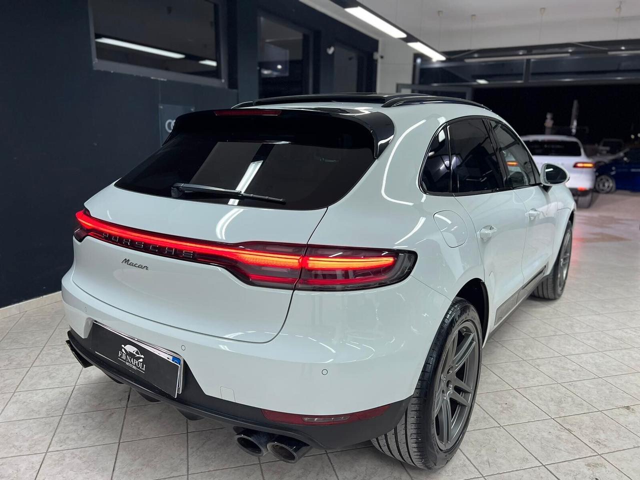 Porsche Macan 2.0 IVA ESPOSTA