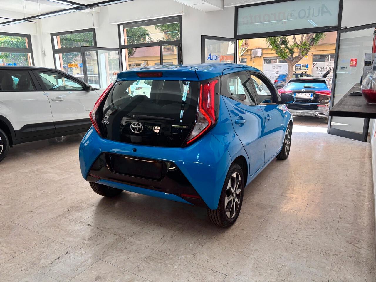 TOYOTA Aygo Connect 1.0 VVT-i 72 CV x-wave