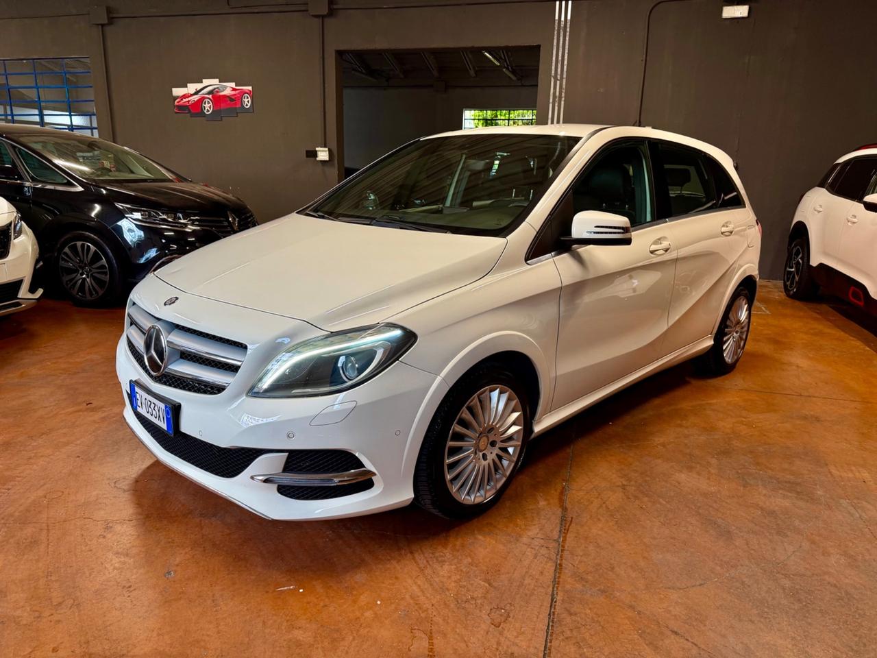 Mercedes-benz B 200 NGD Premium