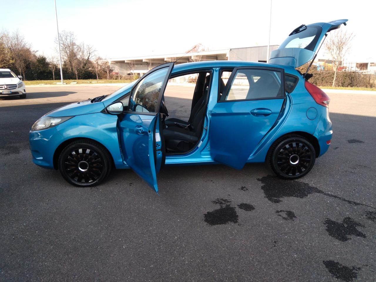 Ford Fiesta 1.4 TDCi 70CV 5 porte Titanium x neopatentati