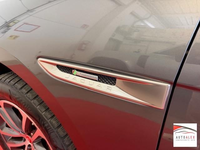 JAGUAR - F-Pace 2.0d i4 R-Sport awd 180cv auto my18