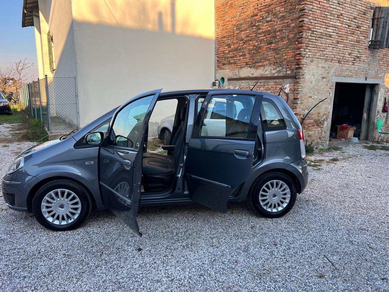 Lancia MUSA 1.4 8V Ecochic (GPL) Diva