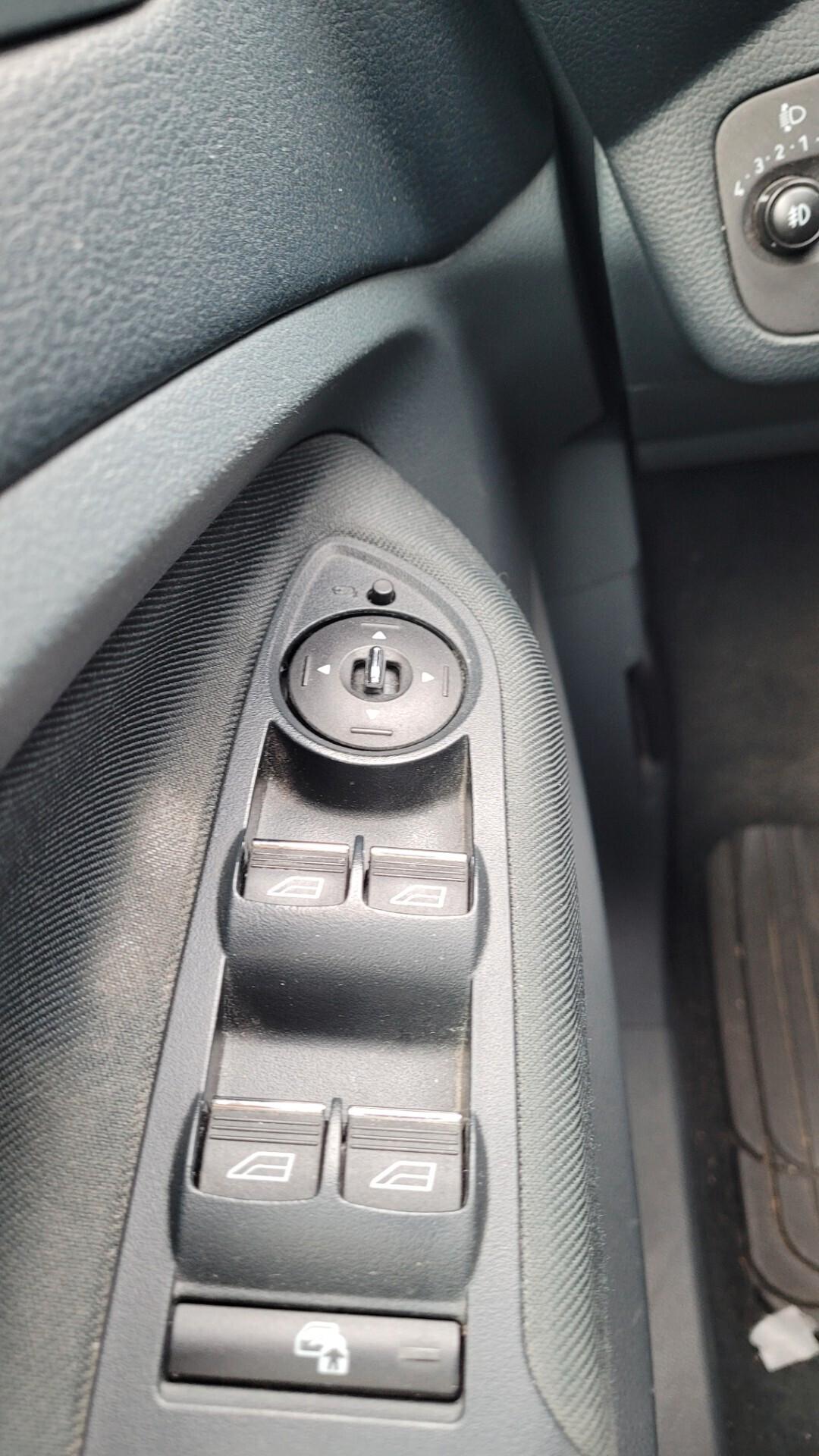 Ford C-Max 1.6 TDCi 115CV Titanium..7 POSTI