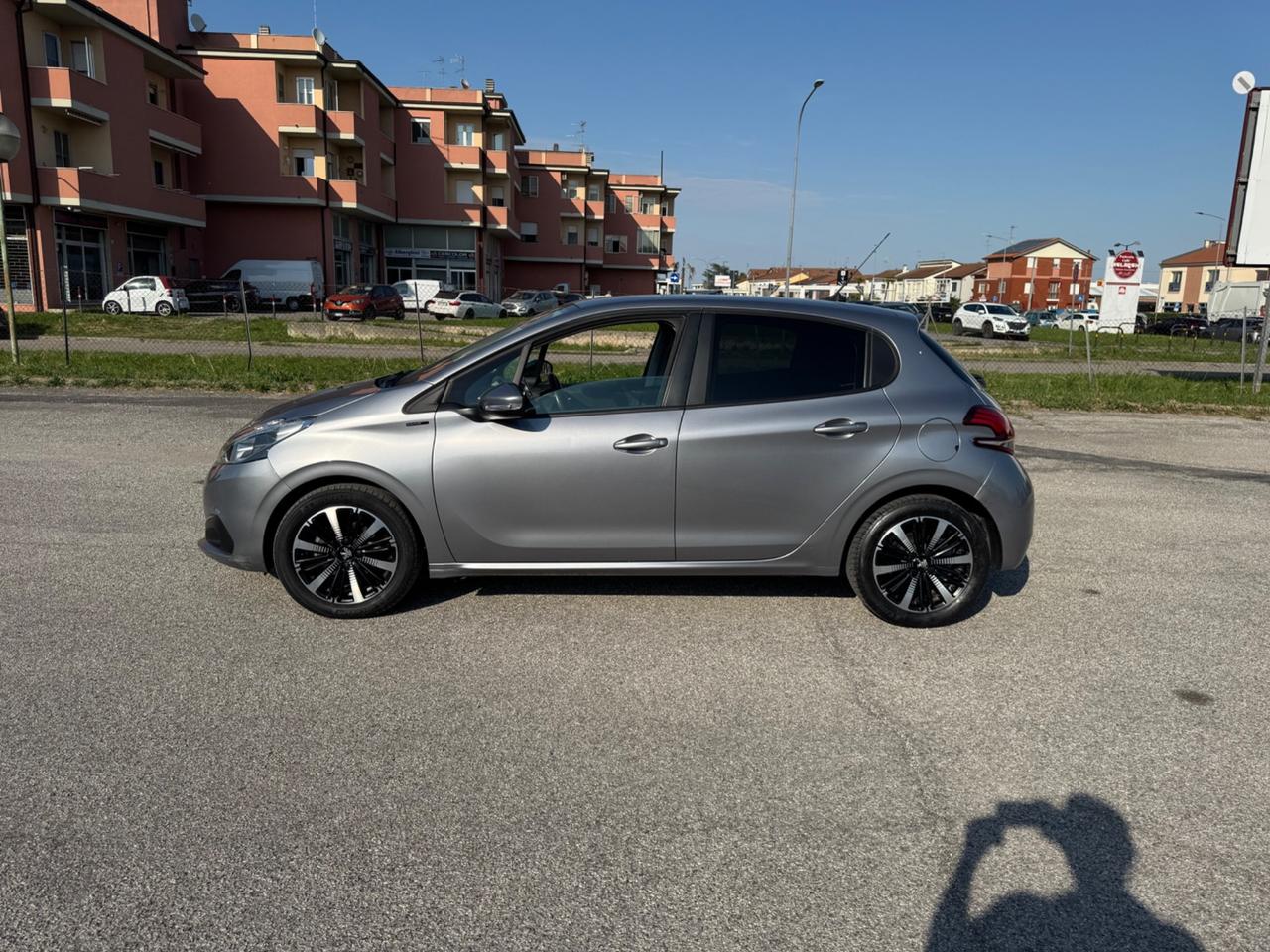 Peugeot 208 PureTech 82 5 porte Allure