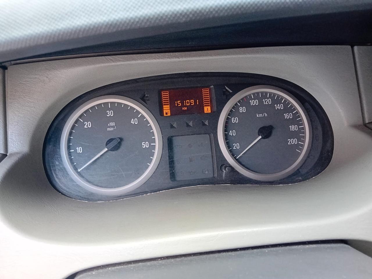 Opel Vivaro 8 POSTI