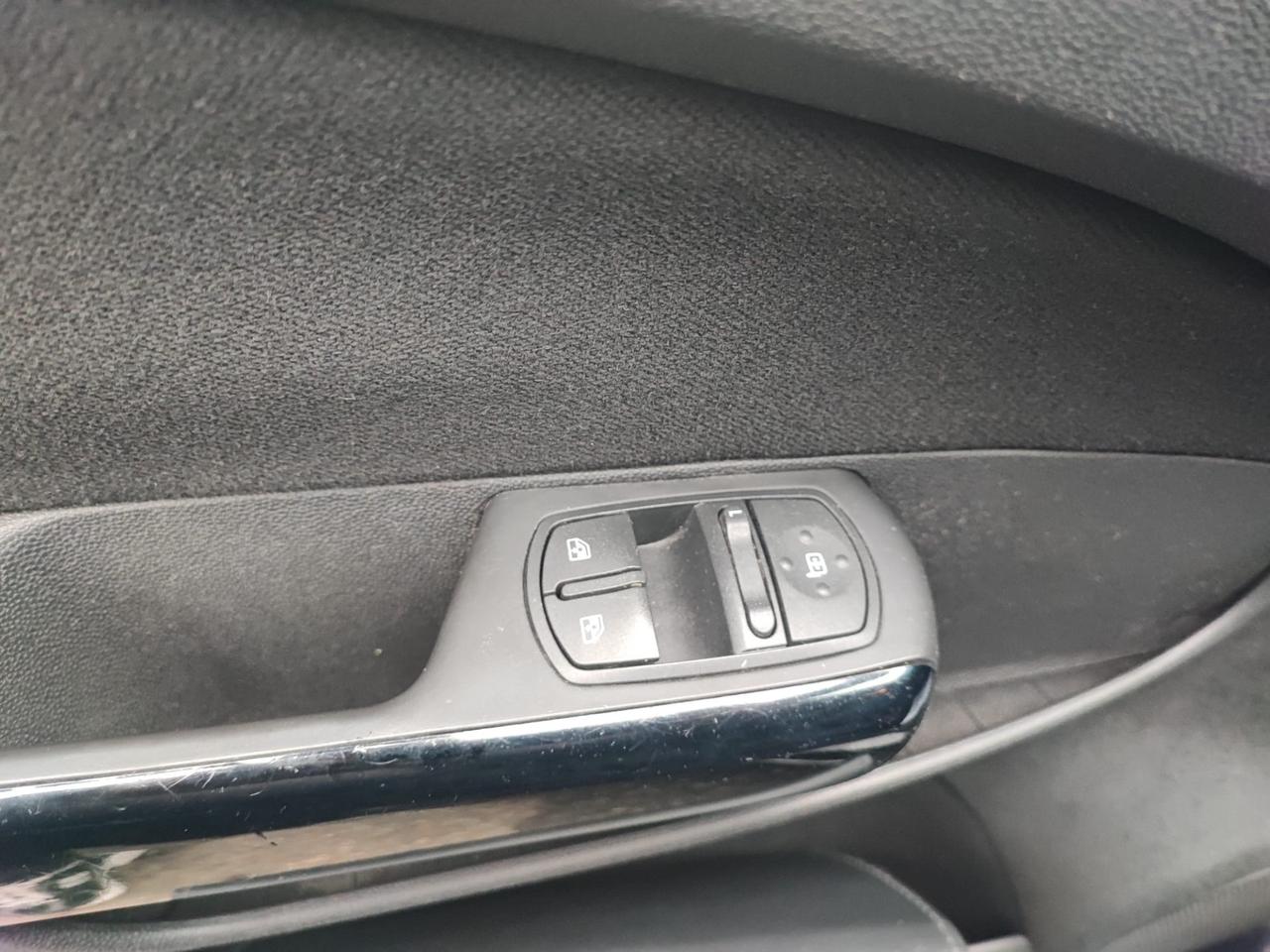 Opel Corsa 1.2 3 porte Sport