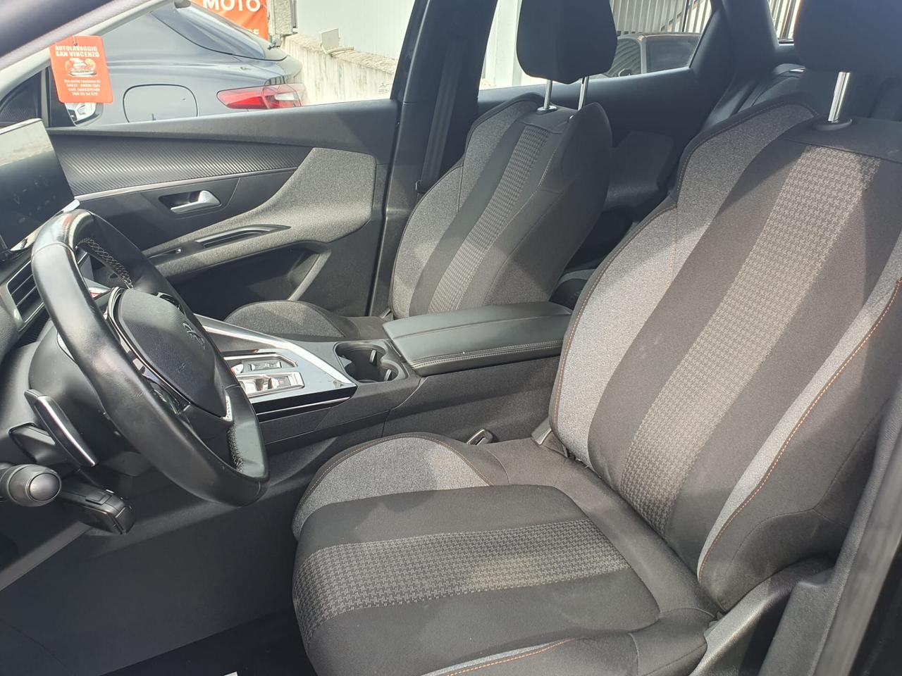 Peugeot 3008 BlueHDi 130 S&S EAT8 Allure