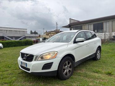 Volvo XC 60 XC60 D5 AWD Geartronic Kinetic