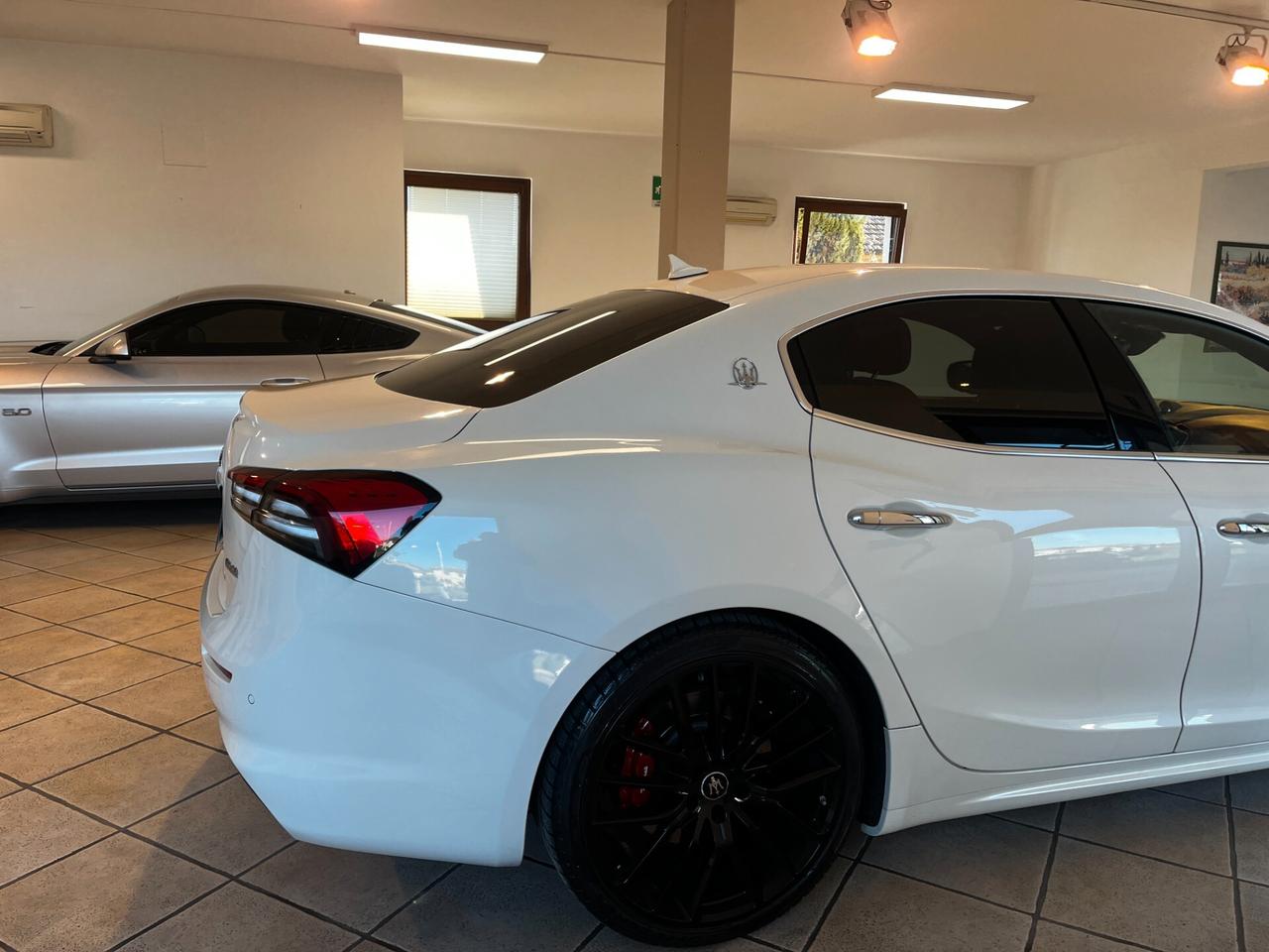 Maserati Ghibli V6 430 CV Q4 Granlusso