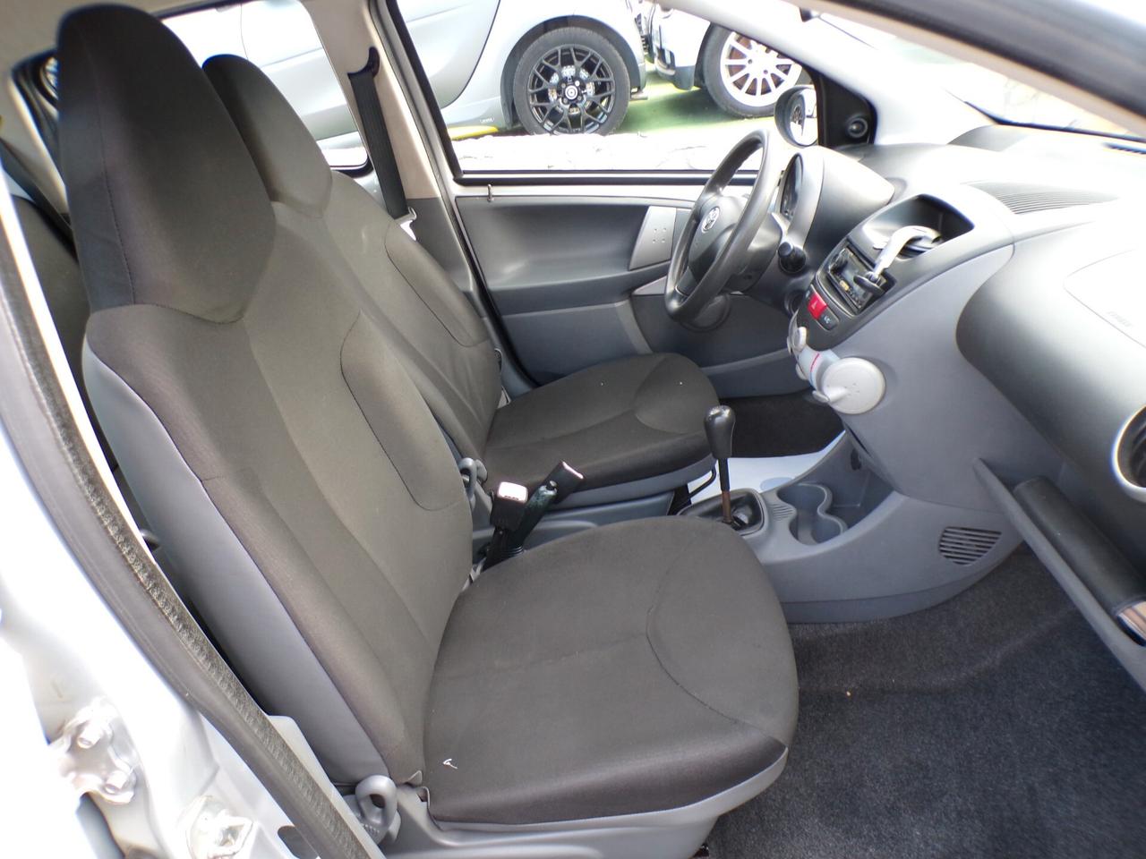 Toyota Aygo 1.0 12V VVT-i 5 porte Sol