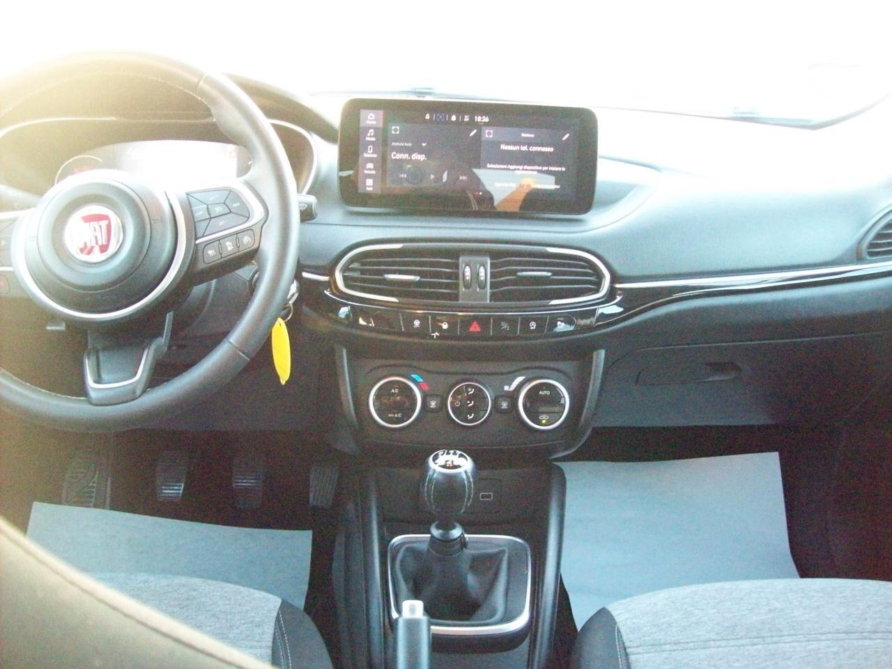FIAT TIPO 1.6 MTJ CV.130 CROSS 5P S&S "2022"