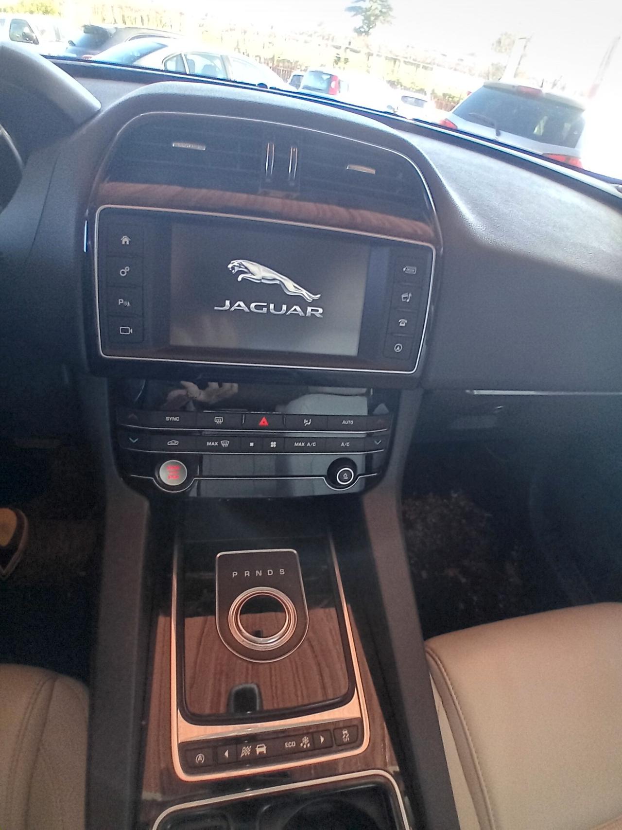 Jaguar F-Pace 2.0 D 180 CV aut. Prestige finanzio
