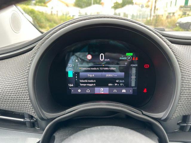 FIAT 500e 3+1 42 kWh La Prima OroRosa