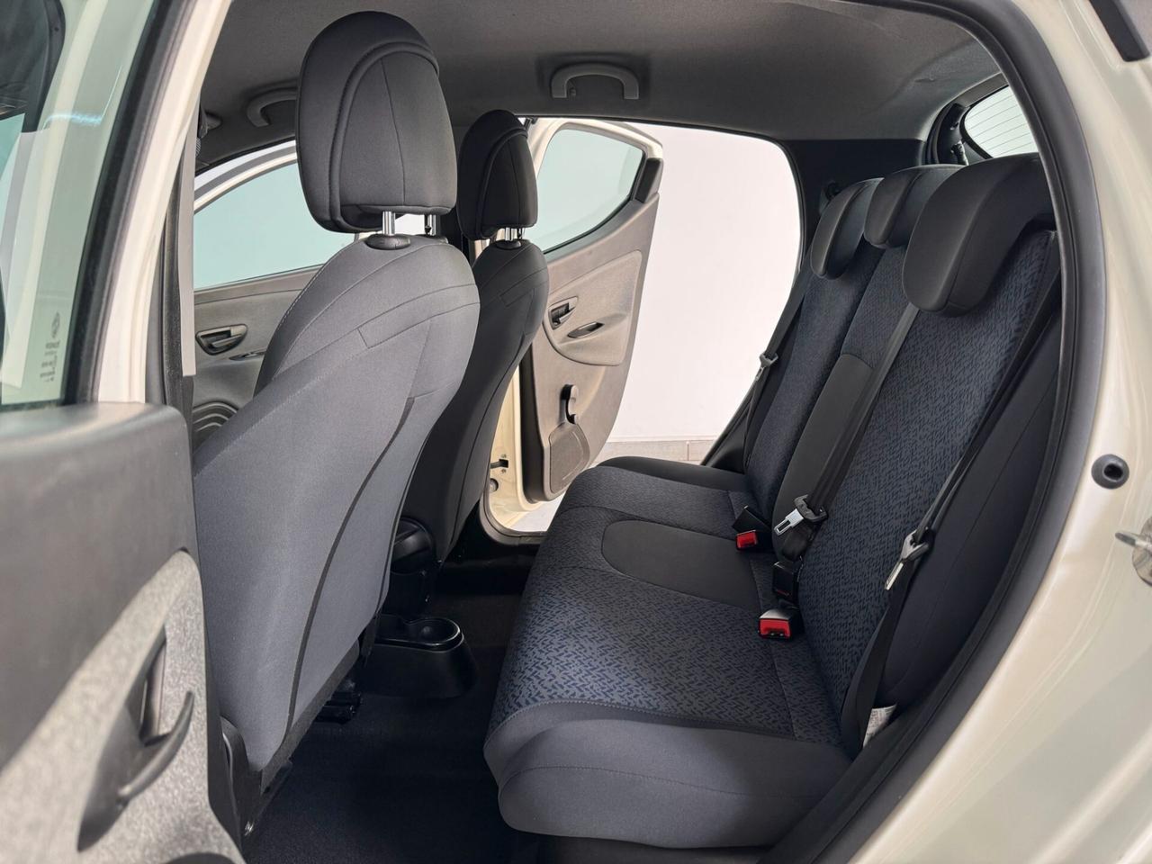 Lancia Ypsilon 1.0 FireFly 5 porte S&S Hybrid Ecochic Silver 2022