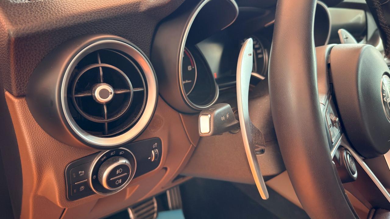 Alfa Romeo Stelvio 2.2 Turbodiesel 210 CV AT8 Q4 Executive