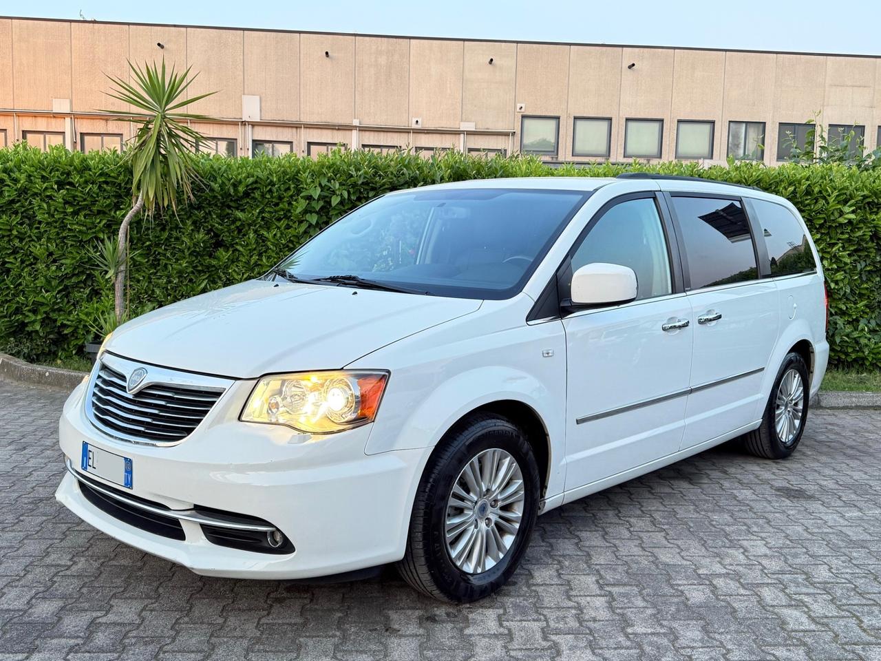 Lancia Voyager 2.8 163 CV Platinum Full Optional