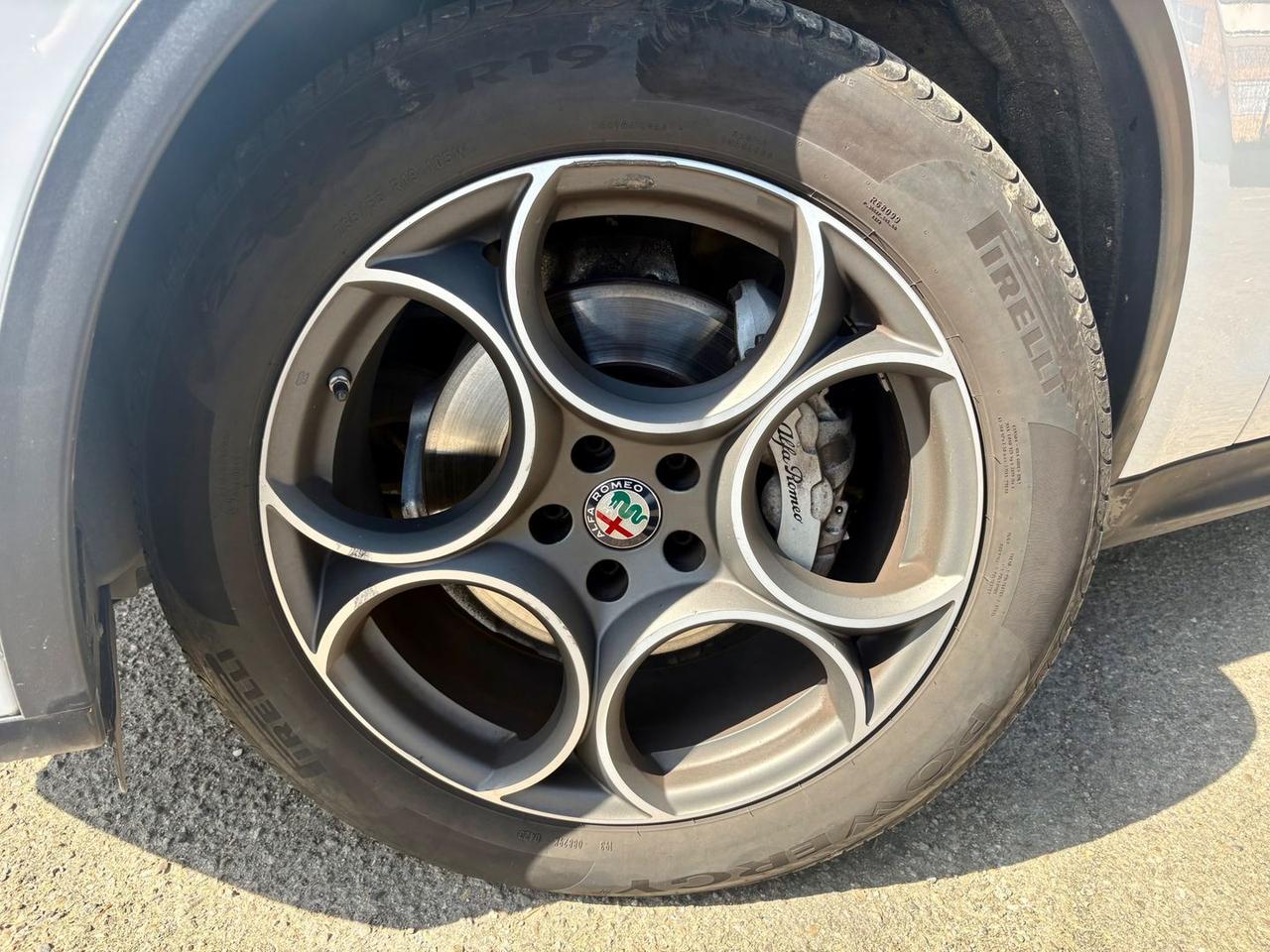 Alfa Romeo Stelvio Executive 2.2 #10521