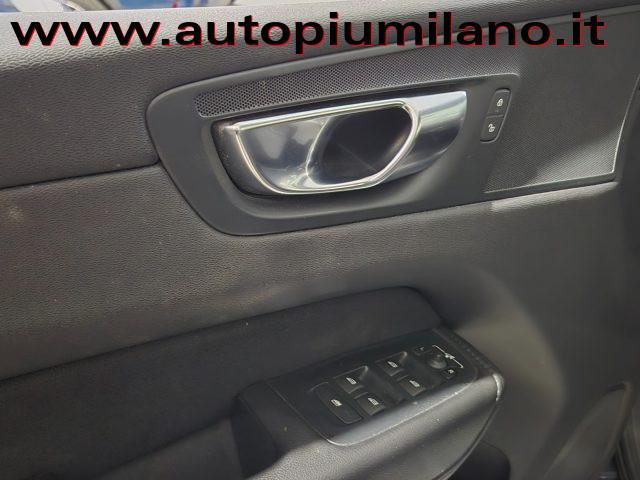 VOLVO XC60 B4 Geartronic Momentum Pro