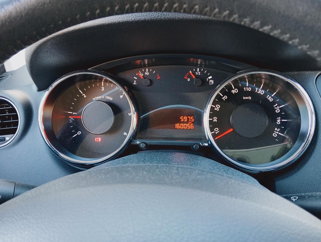 Peugeot 5008 2.0 HDi 150CV