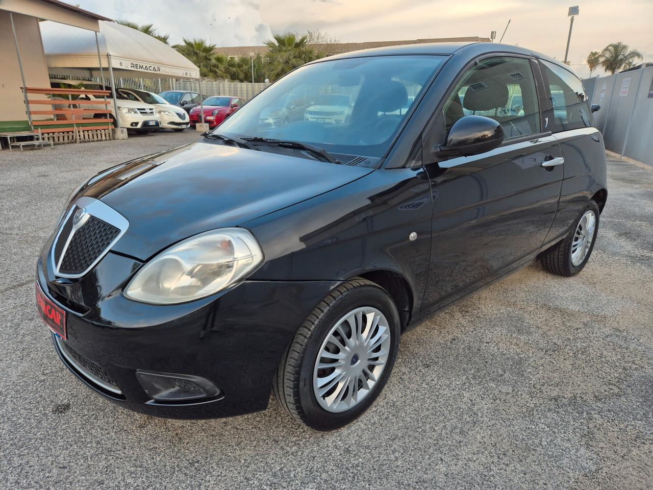 Lancia YPSILON 1.3 MJT 75 CV RESTAYLING NUOVA FULL 2010