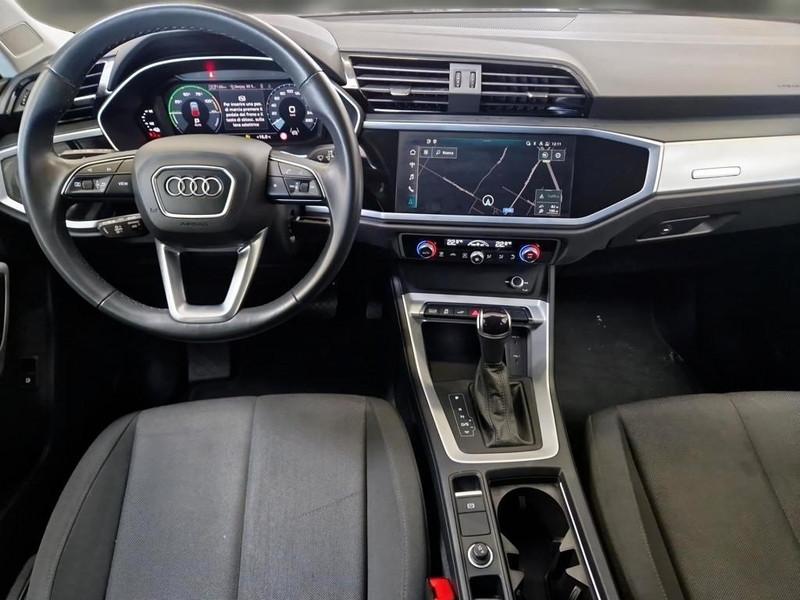 AUDI Q3 45 TFSI e S tronic Business