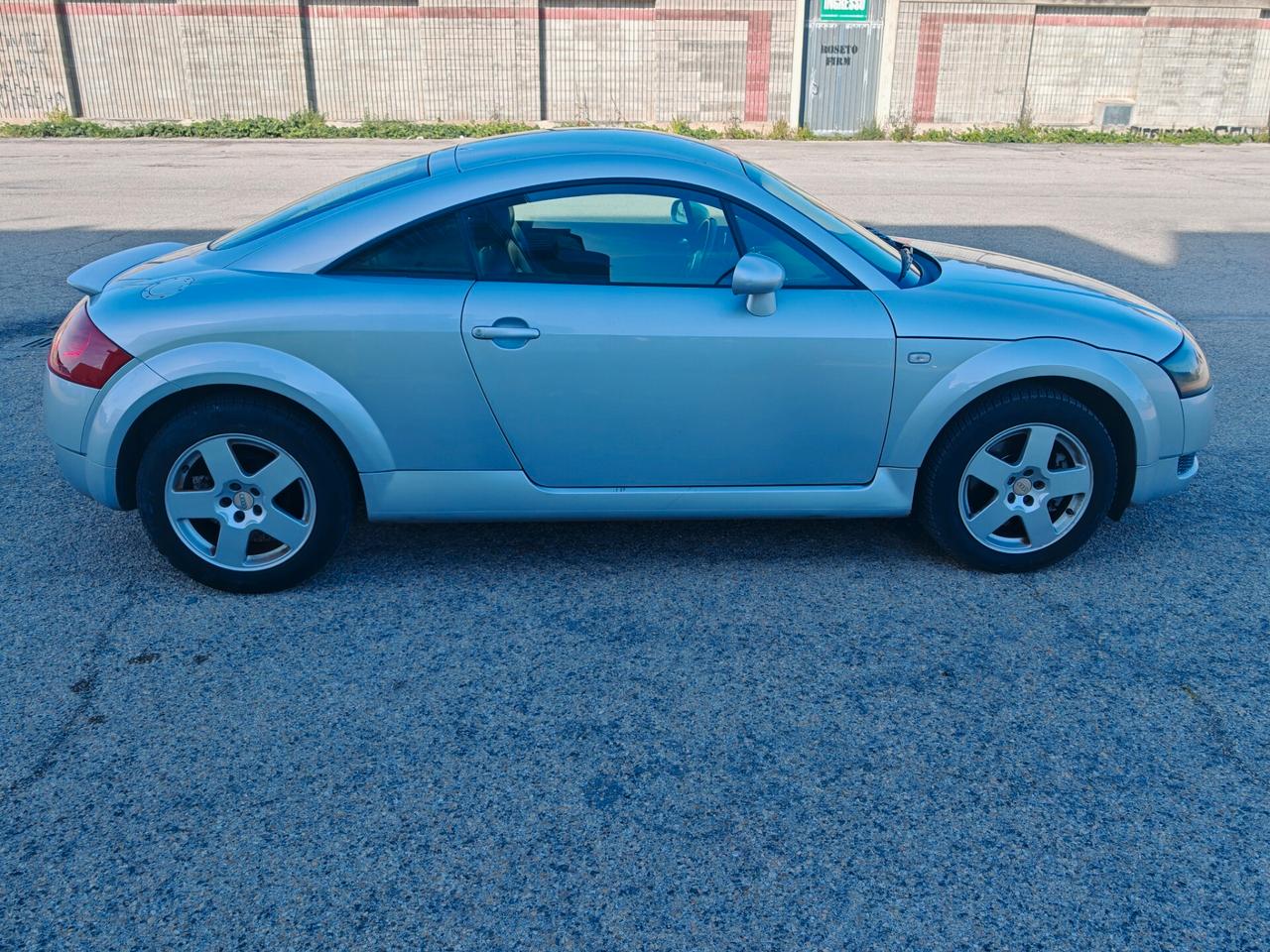 Audi TT AUDI TT 1.8 20V 180CV PREZZO TRATTABILE DOPO VISIONE.