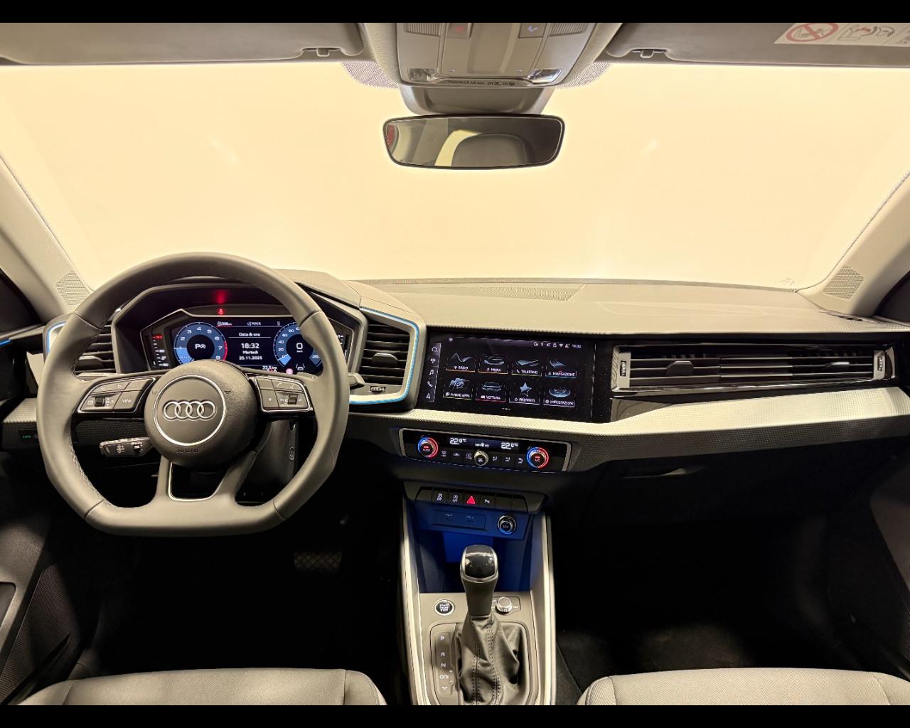 AUDI A1 ALLSTREET 30 TFSI S-TRONIC IDENTITY CONTRAST