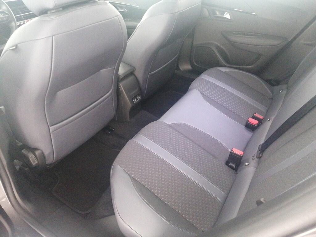 Peugeot 2008 1.5 BlueHDi Allure