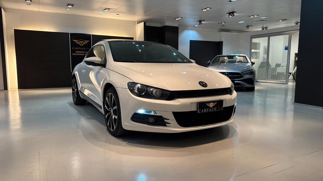 Volkswagen Scirocco 2.0 TSI DSG 211CV - 2010