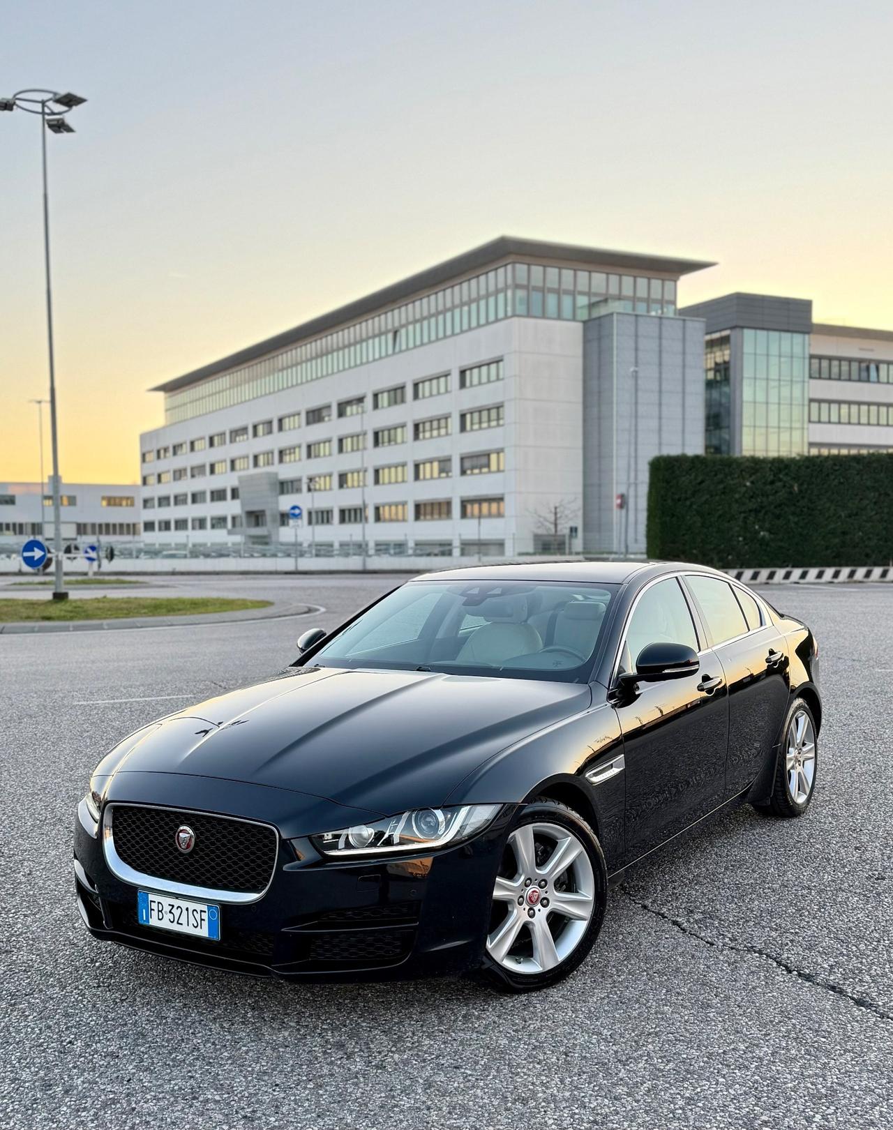 Jaguar XE 2.0 D Turbo aut. Prestige