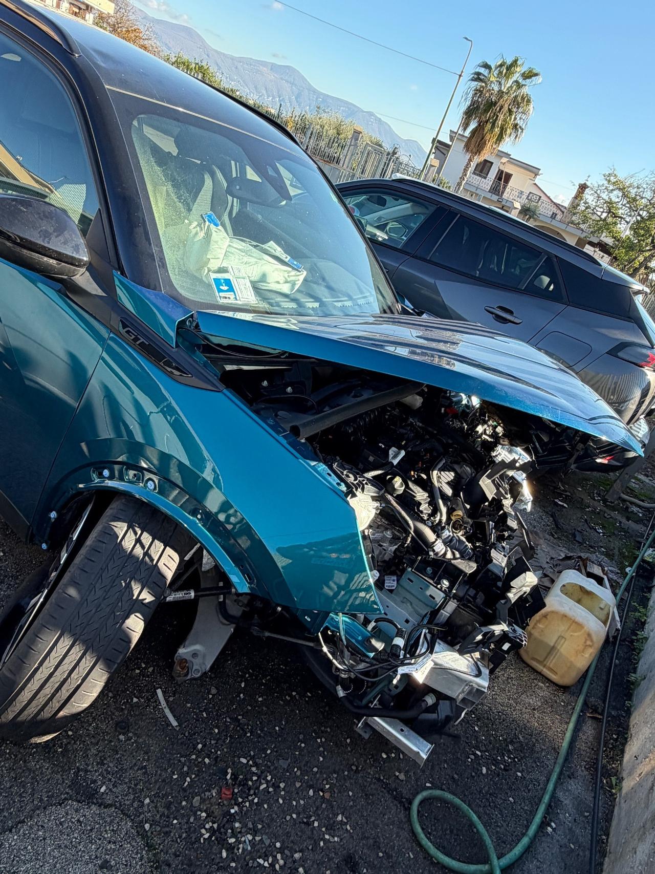 Peugeot 2008 Hybrid 145 e-DCS6 GT