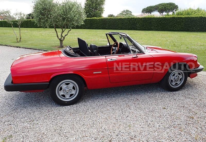 Alfa Romeo Spider Duetto 2.0 | Rosso interni neri