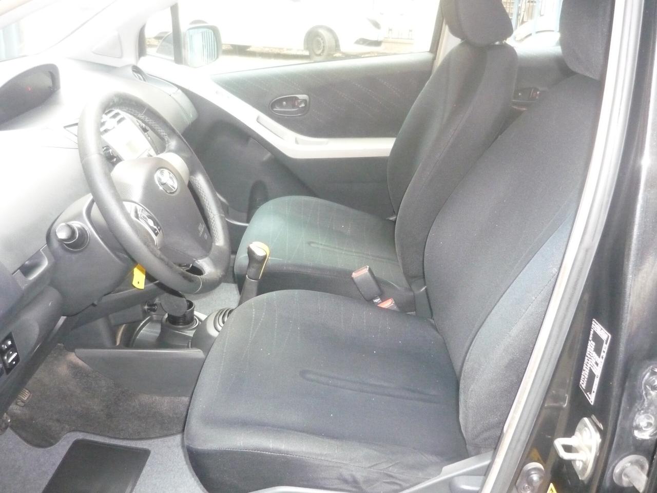 Toyota Yaris 1.0 5 porte Sol