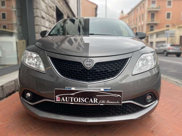 Lancia Ypsilon 1.2 Gold 69cv X NEOPATENTATI