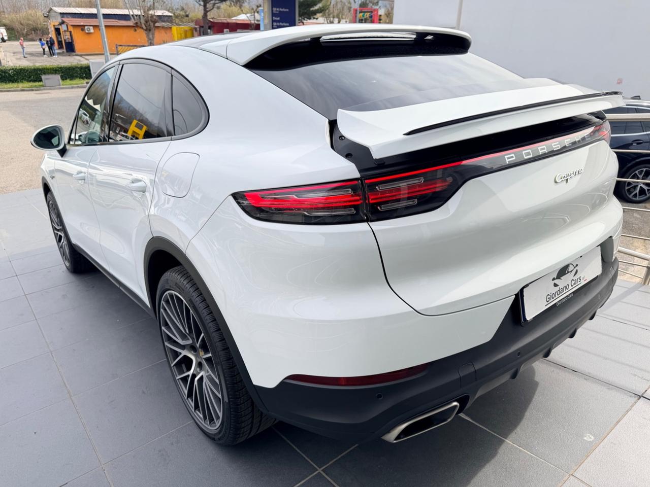 Porsche Cayenne Coupé 3.0 V6 E-Hybrid uni pro in garanzia