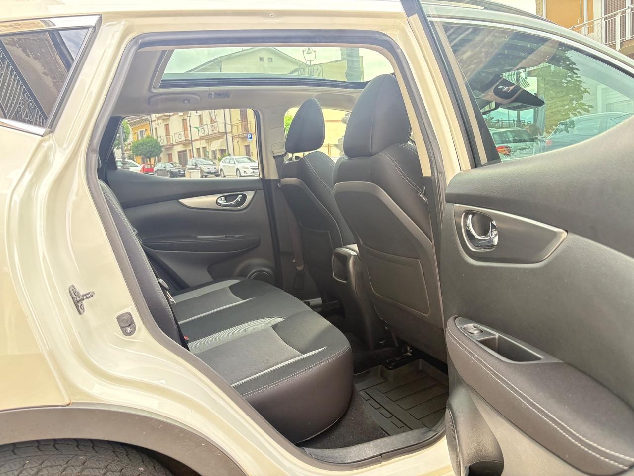 Nissan Qashqai 1.5dCi N-Connecta BIANCO PERLA FULL/LED
