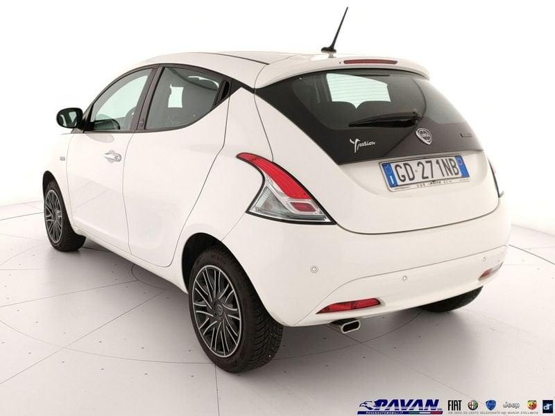 Lancia Ypsilon 1.0 FireFly 5 porte S&S Hybrid Ecochic Gold