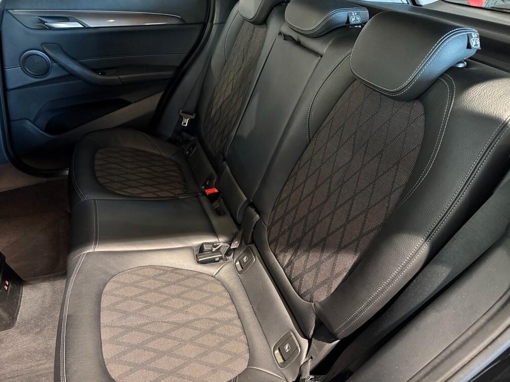 BMW X1 sdrive18d xLine auto Led Navi 18"