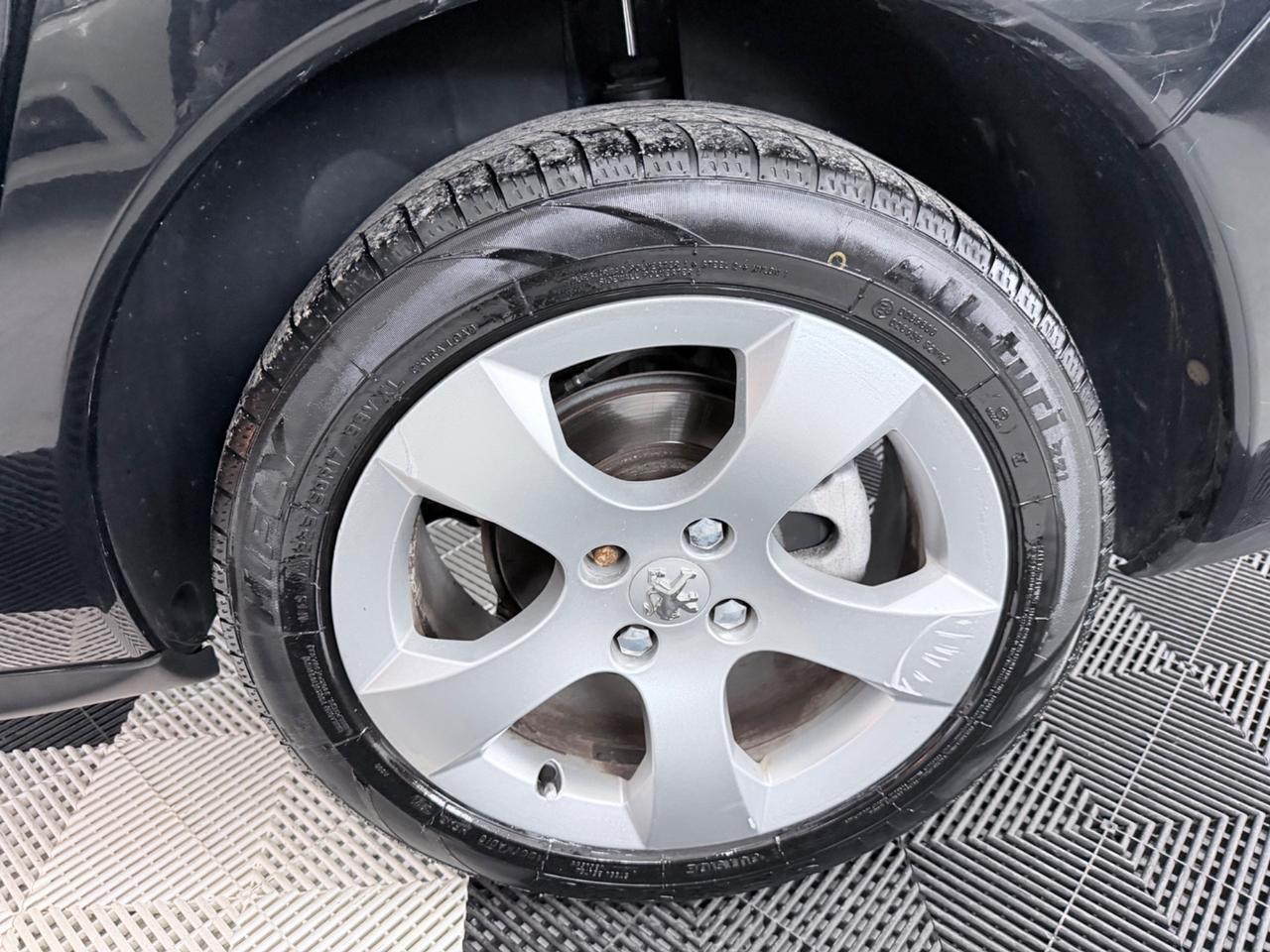 Peugeot 3008 1.6HDi 112CV cambio robotizzato Automatica