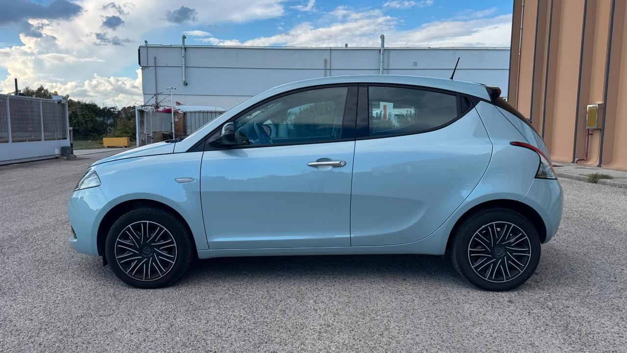 Lancia Ypsilon 1.0 5porte Hybrid Gold - 2024