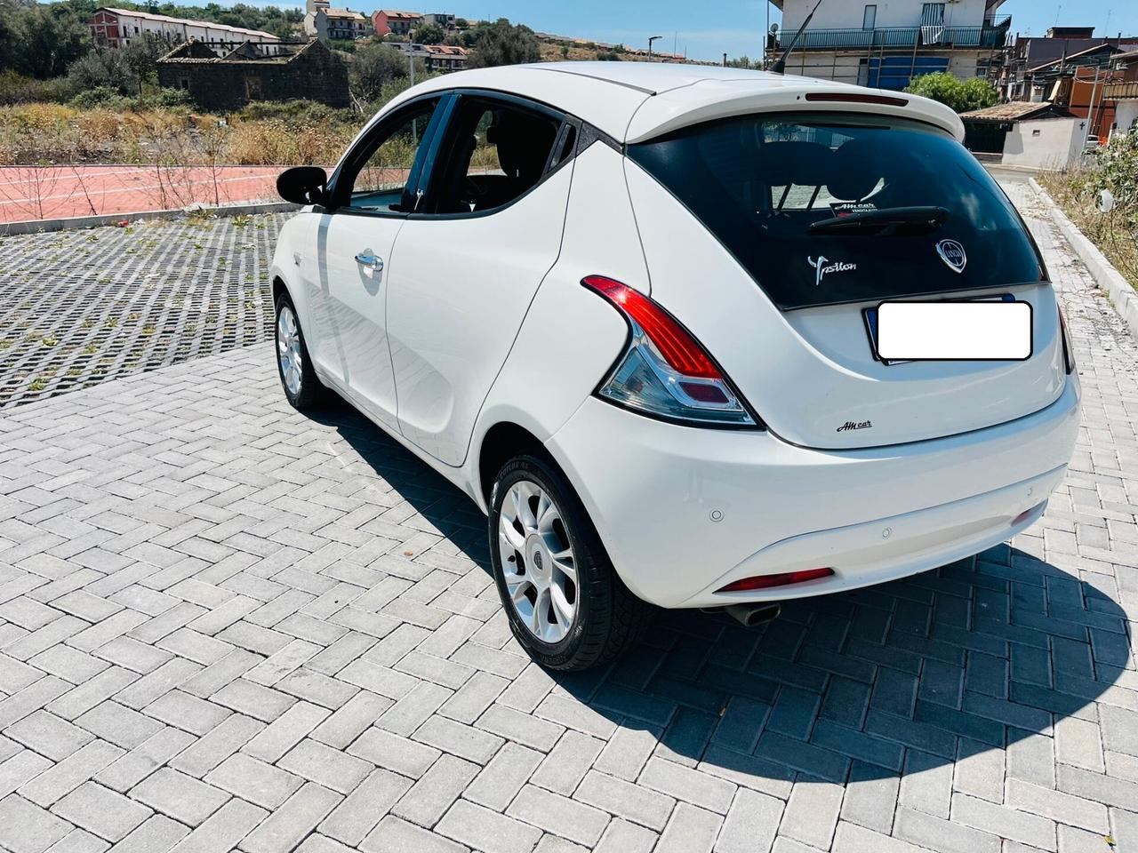 Lancia Ypsilon 1.3MLJT BASSI CONSUMI 2013