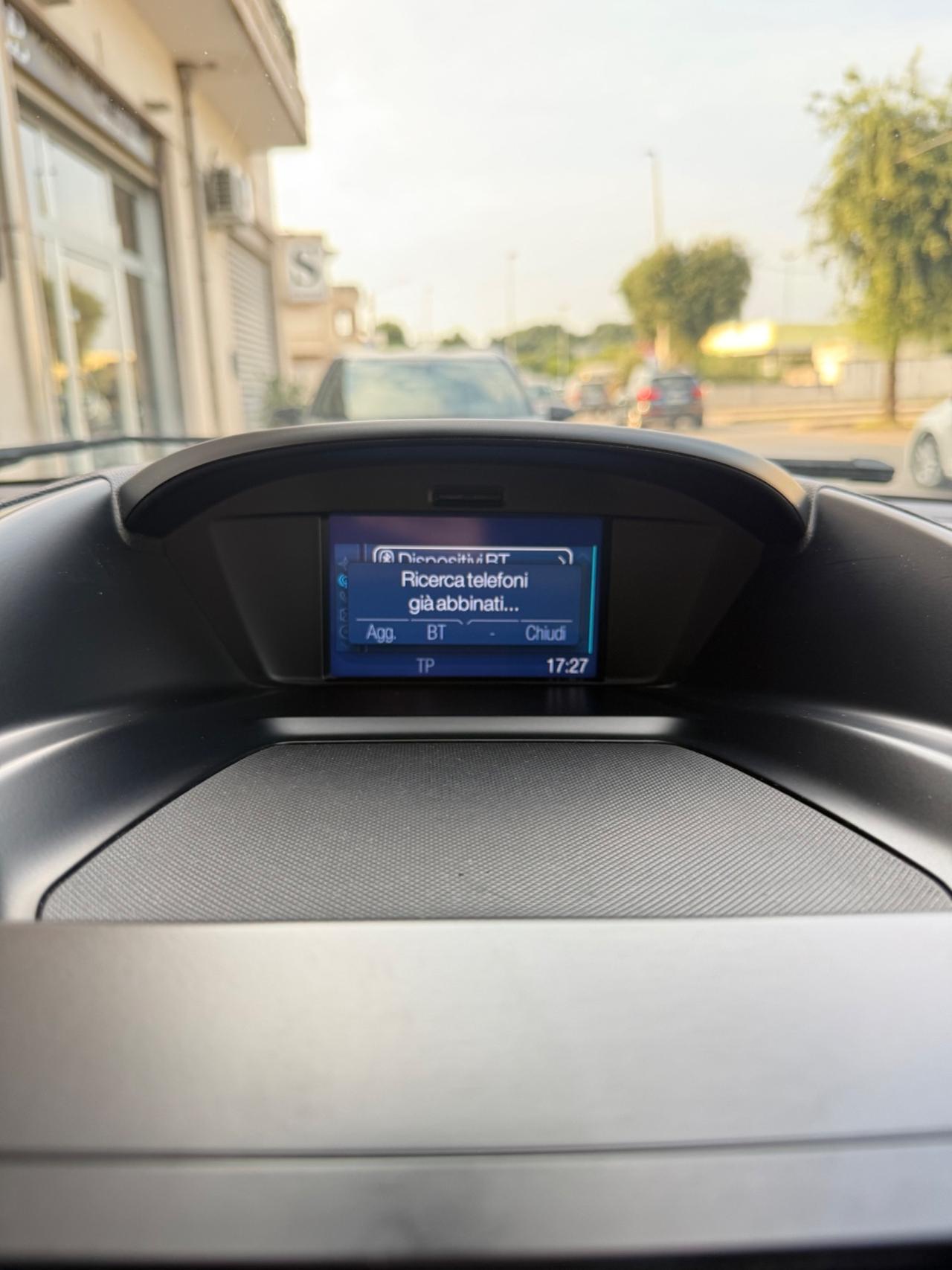 Ford Kuga 2.0 tdci Titanium 4wd 140cv powershift NAVI,PELLE,CAMBIO AUTOMATICO SOSTITUITO NUOVO 05/2025