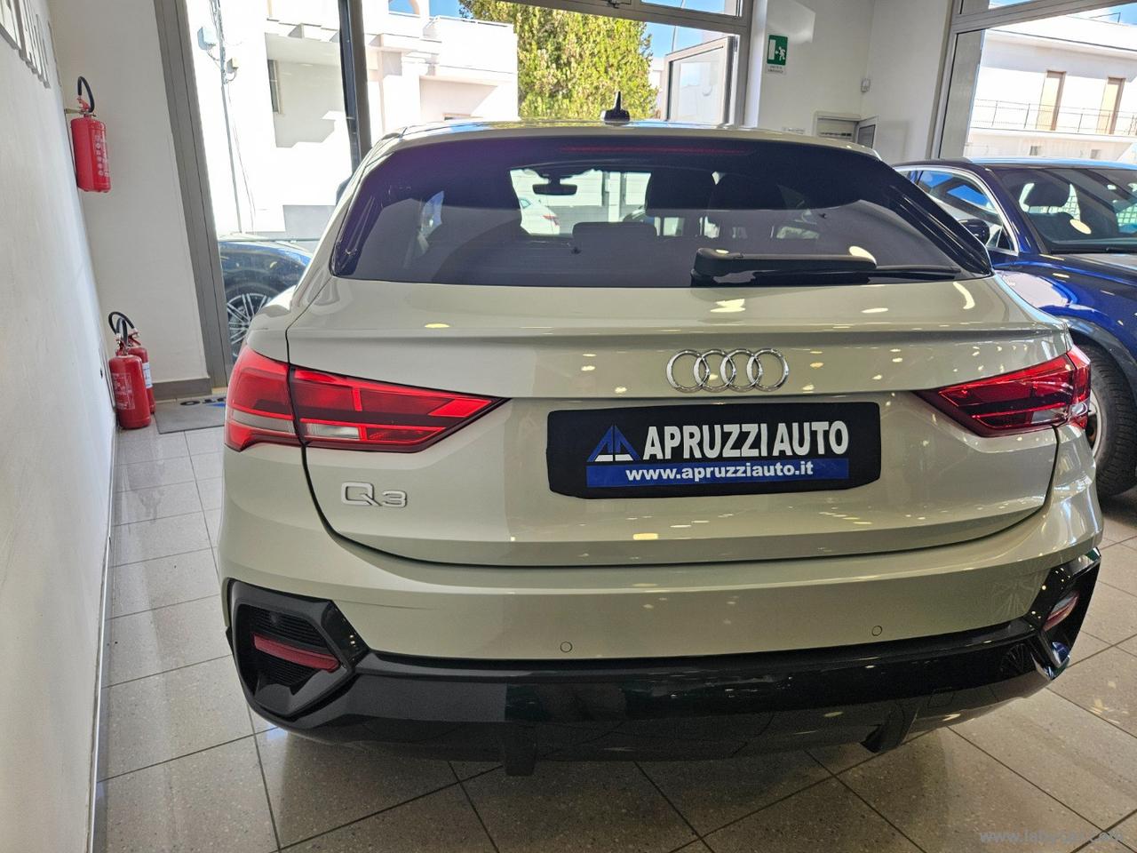 AUDI Q3 SPB 35 TDI S tronic Business