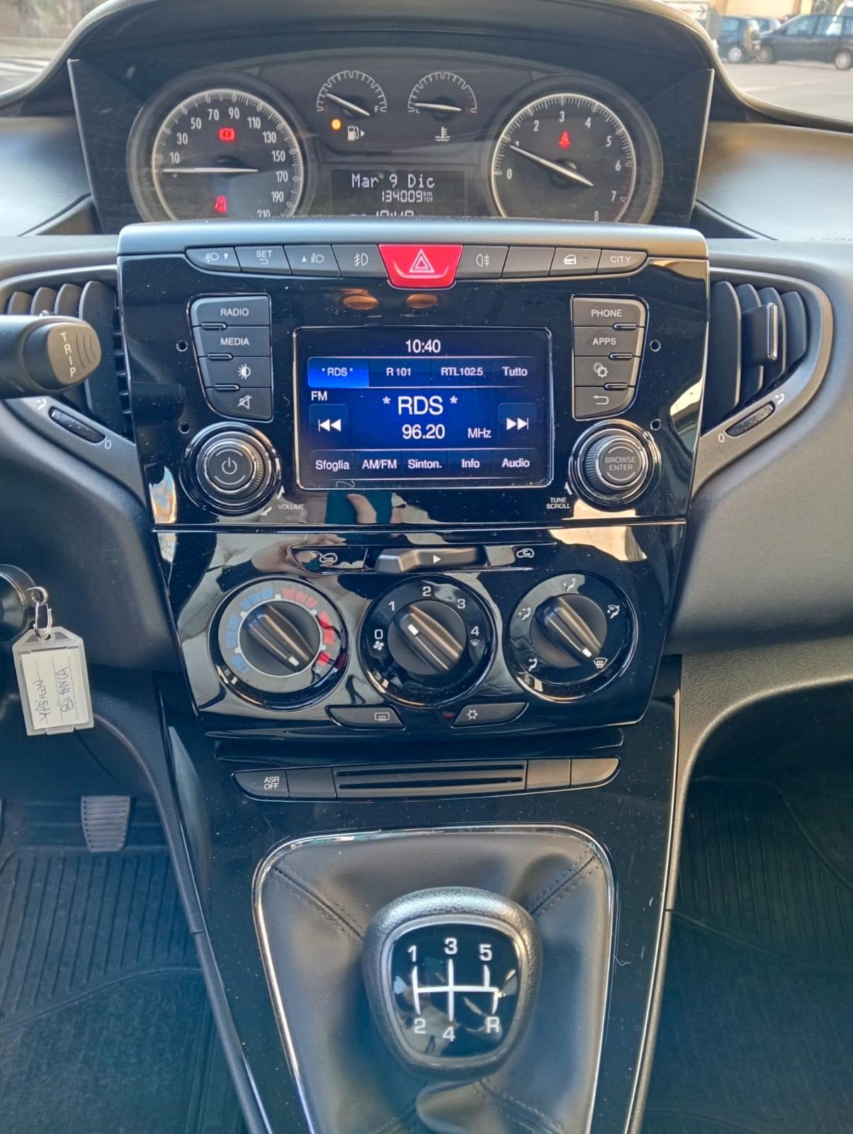 Lancia Ypsilon 1.2 69 CV 5 porte