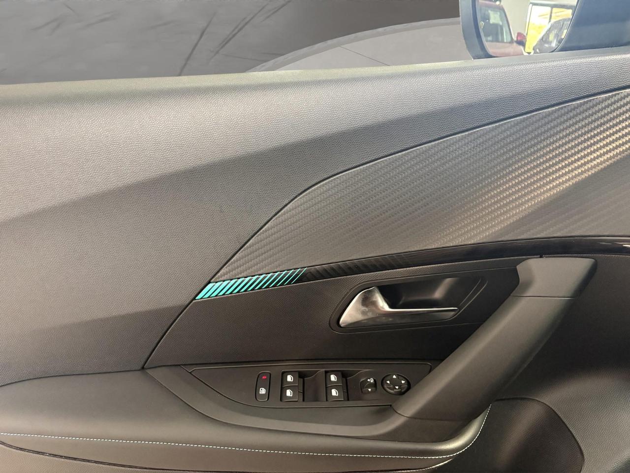 Peugeot 2008 BLUE HDI130 EAT8 ALLURE