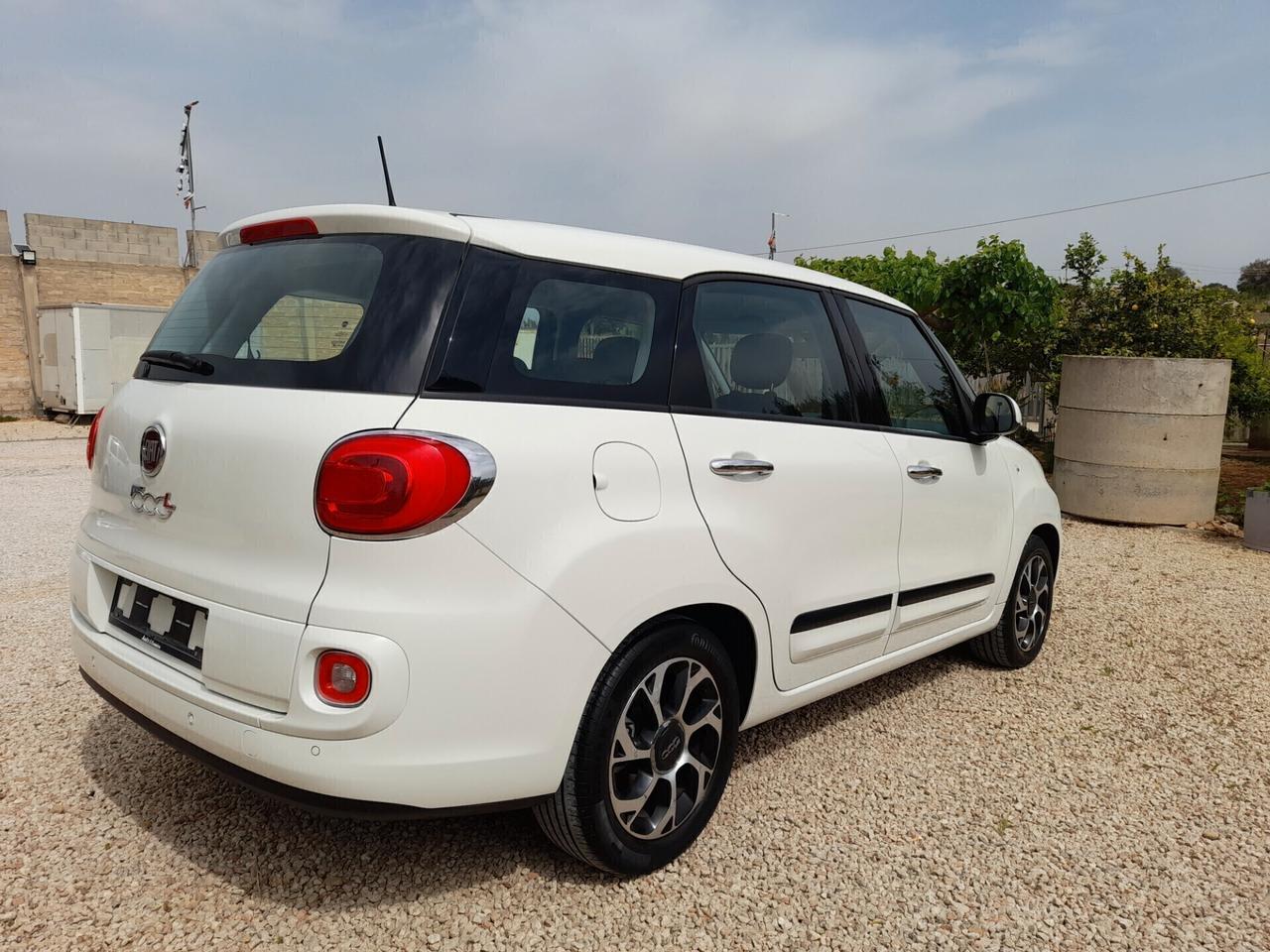 Fiat 500L Living 1.6 Multijet 120 CV 7 POSTI