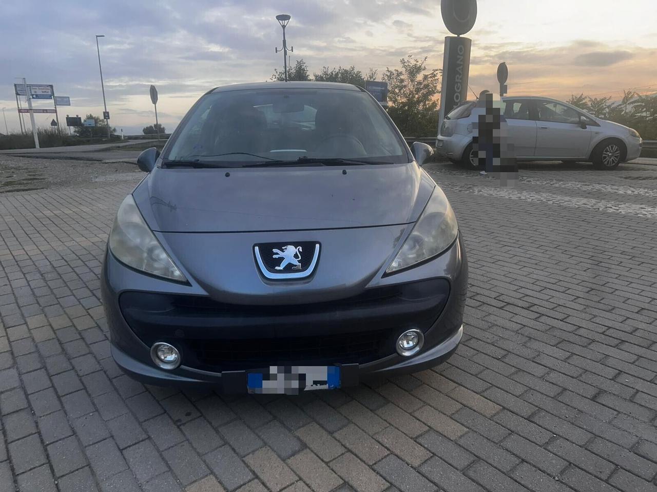 Peugeot 207 1.4 HDi 70CV 3p. Adatta neopatentati