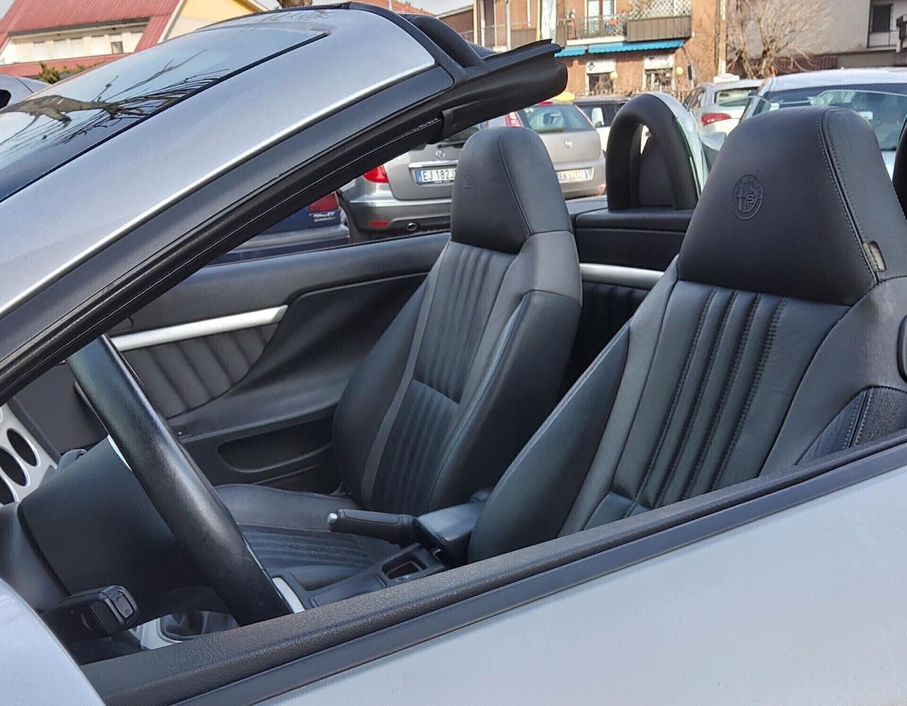 Alfa Romeo Spider 2.2 JTS